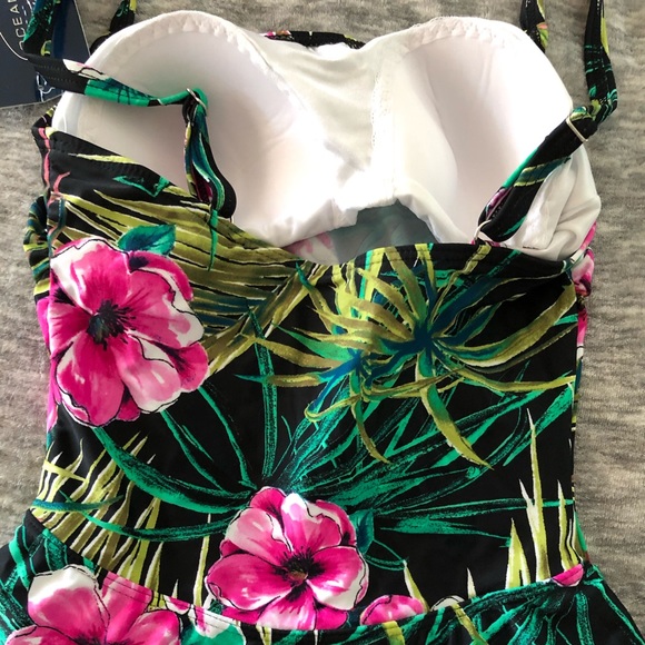 Magnificent bathing suit - Picture 3 of 6